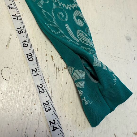 Athleta Tunic Top XS Long Sleeve Twist Ruched Teal Blue Tribal Snow Thumbholes - Picture 9 of 11